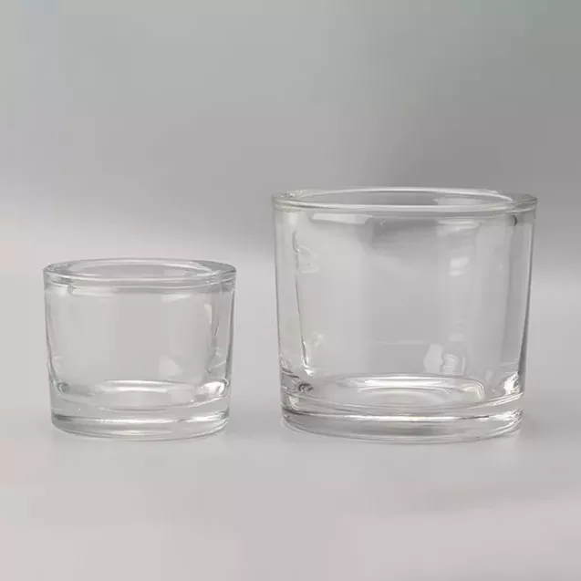Прозрачный стеклянный подсвечник